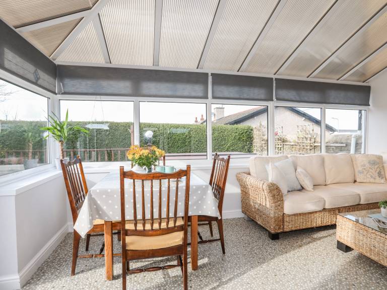 Child-friendly beautiful cottage with garden & hot tub | Beach view | Pets are welcome in Holyhead