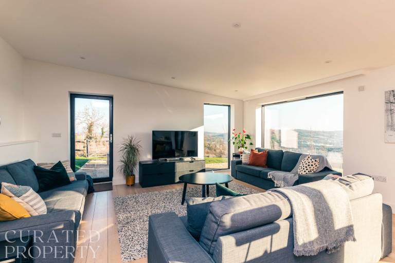 Stunning Home with Garden Panoramic Views — photo 2