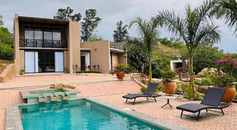 Pleasant villa with garden & pool | Perfect for remote work | Pets allowed — photo 5