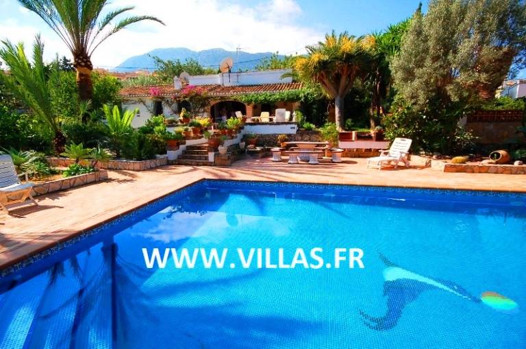 Child-friendly villa with terrace, private pool & garden | Pool view | Pets are welcome — photo 2