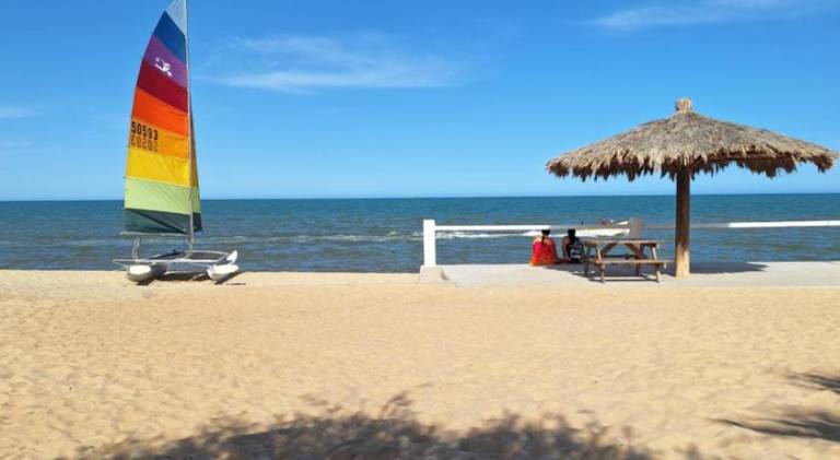 38 Bungalow Seaside Hotel & Victors RV Park in Mexicali