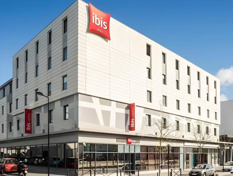 Ibis Bordeaux Centre Bastide in Bordeaux