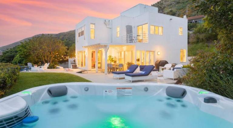 Fully equipped nice villa with jacuzzi & barbeque | Next to the beach | Suitable for remote work | Pets are welcome — photo 3