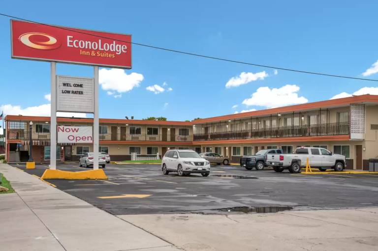 Econo Lodge Inn & Suites Mason City - Clear Lake in Mason City, IA