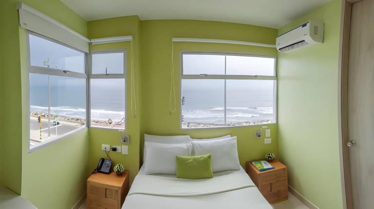 Hotel Aixo Suites By GEH Suites — photo 2