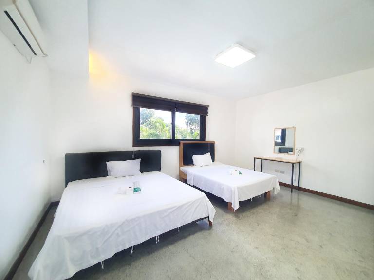 Ample villa with pool | Pets allowed in Angeles City