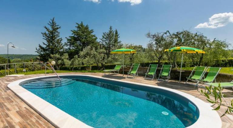 Vacation home with private pool, barbecue & terrace — photo 3