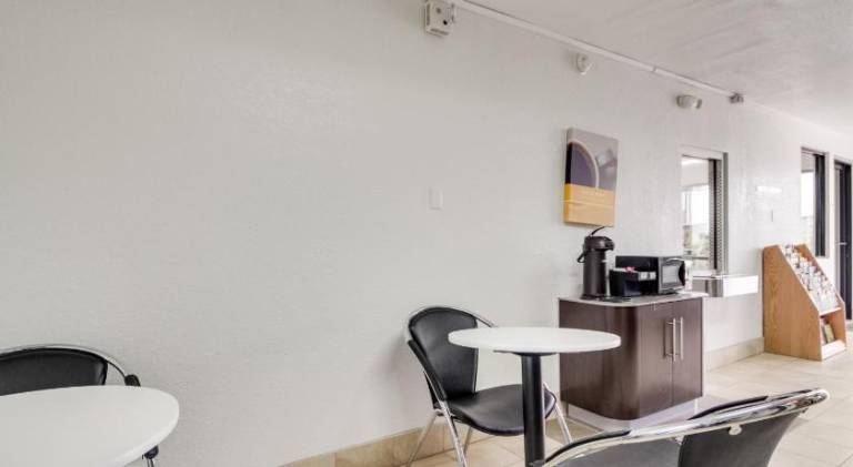 Avera Suites — photo 5
