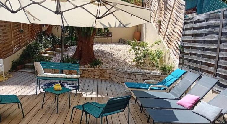 NICE- GAIRAUT - JARDIN PRIVE- GRAND F1 LUMINEUX-Piscine Collective in Colomars