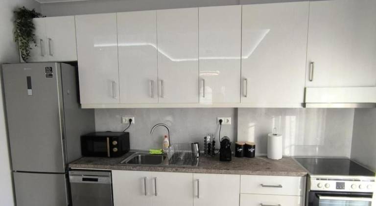 Holiday apartment with patio & yard | Beach nearby | Pets allowed — photo 4