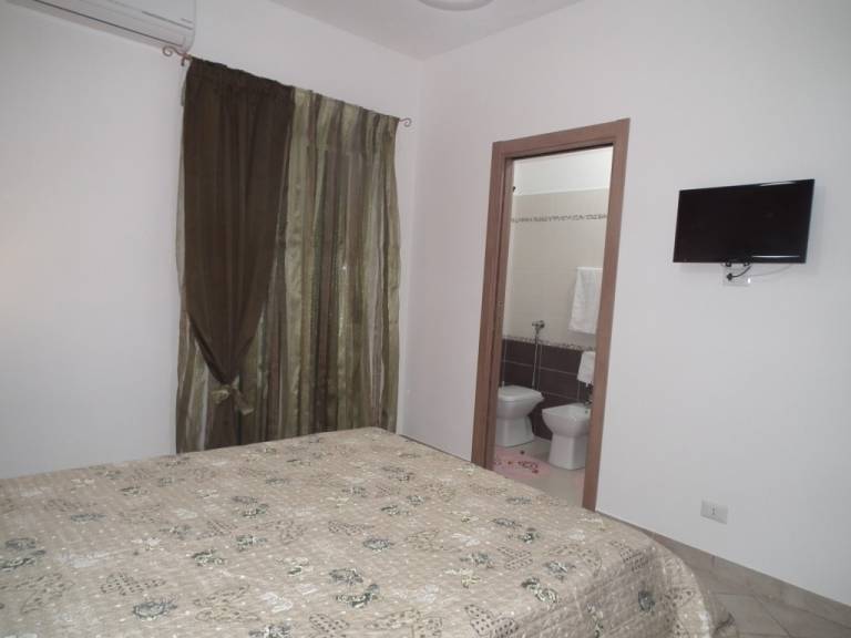 Holiday apartment with 2 rooms for 6 persons — photo 5