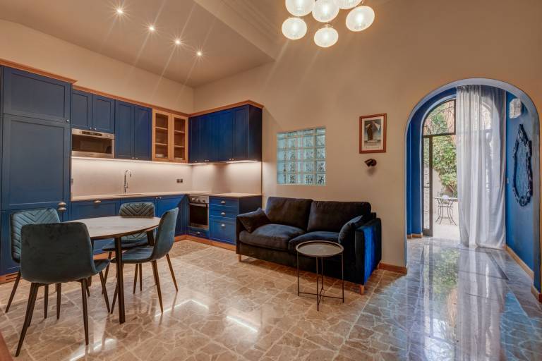 DESIGNER S 2BR APARTMENT SLIEMA FERRIES