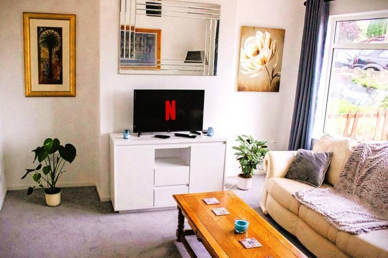 Pleasant vacation home | Pet-friendly in Swansea