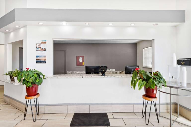 SureStay by Best Western Albuquerque Midtown — photo 5