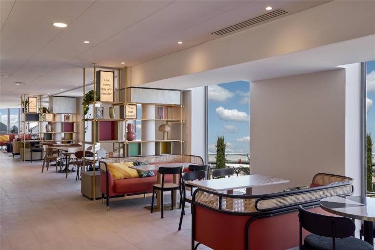 Hampton by Hilton Lyon Airport — photo 3