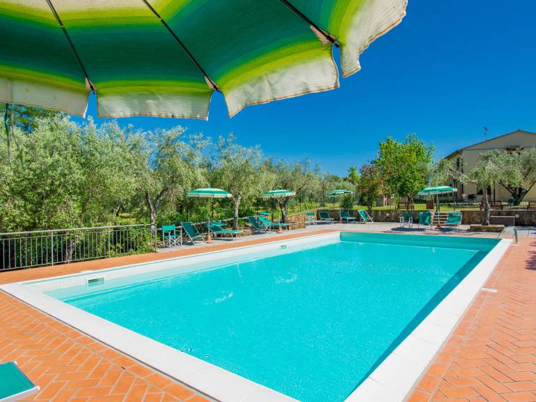 Apartment mit Grill, Terrasse und Pool