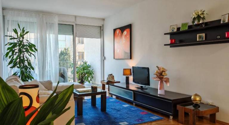 Comfort family apartment with balcony and sea view — photo 3