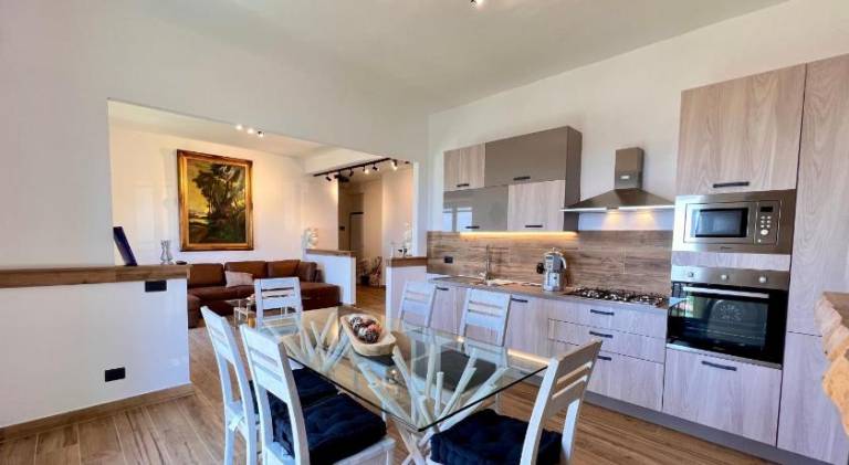 Carrubba's luxury home — photo 3