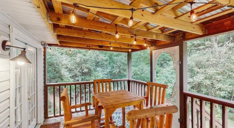 Vacation home with jacuzzi — photo 4
