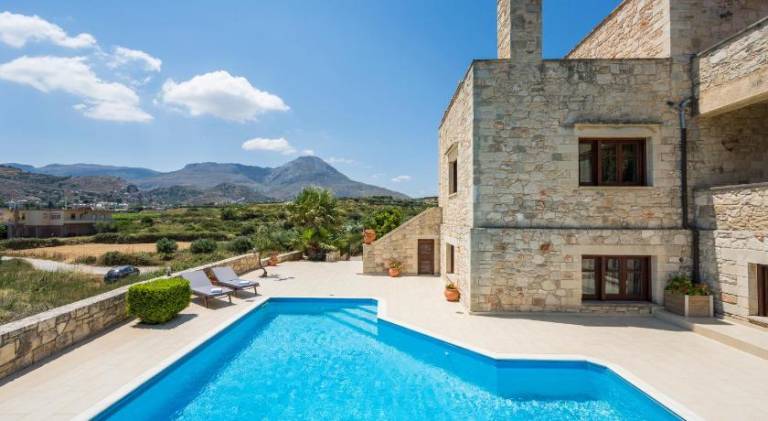 Charming villa with barbecue, private pool & terrace | Pets are welcome — photo 3