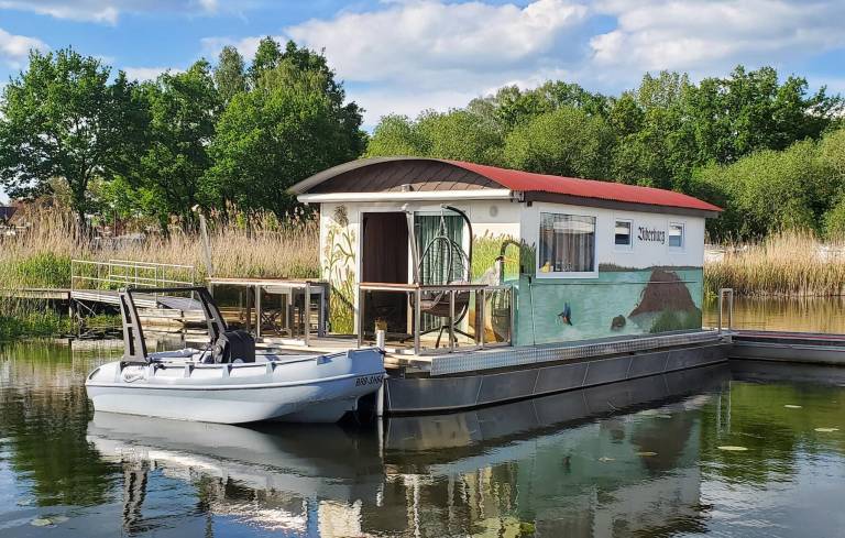 Houseboat  Bahnitz