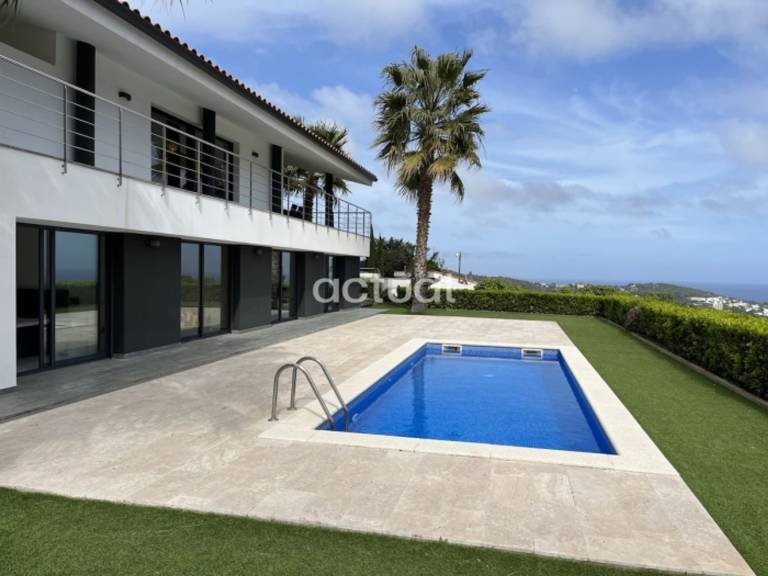 House with barbecue, private pool & yard in Castell-Platja d'Aro