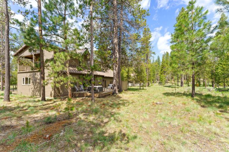 4 Umpqua - Sunny Sunriver! Hot Tub, AC, SHARC, Amazing Location! — photo 4
