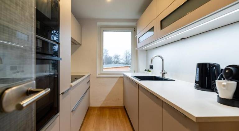 Moderne 4 Zimmer Wohnung vollausgestattet und Mobliert — photo 3