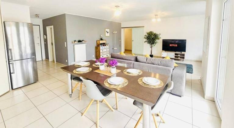 Chic 2BR easy access to the train station-2b — photo 4