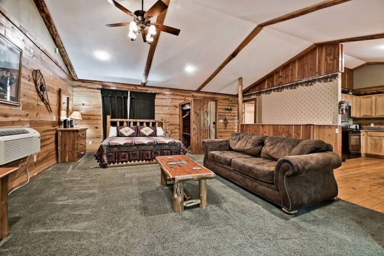 Cabin Eureka Springs