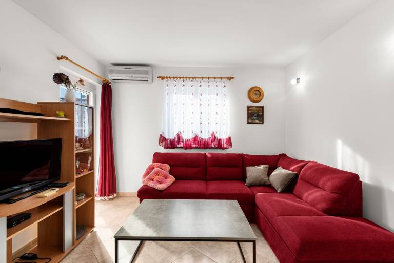 Holiday apartment with patio & yard | Pets allowed — photo 4