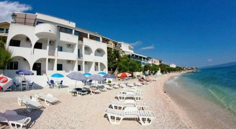 Luxurious Four Bedroom Beach Penthouse in Podstrana