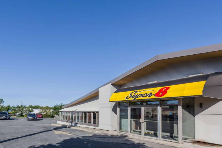 Super 8 By Wyndham Kirkland Lake in Kirkland Lake, ON