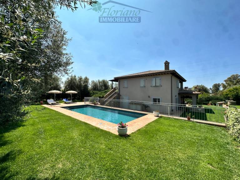 Family-friendly villa with private pool, terrace & barbeque | Pool view | Pets are welcome — photo 2
