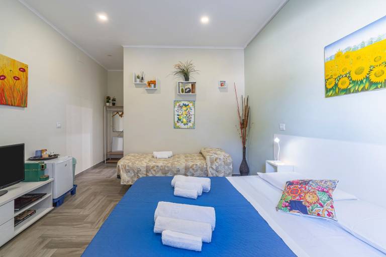 Apartment 'Casacecilia Relax Peppe' with Private Terrace, Wi-Fi and Air Conditioning — photo 4