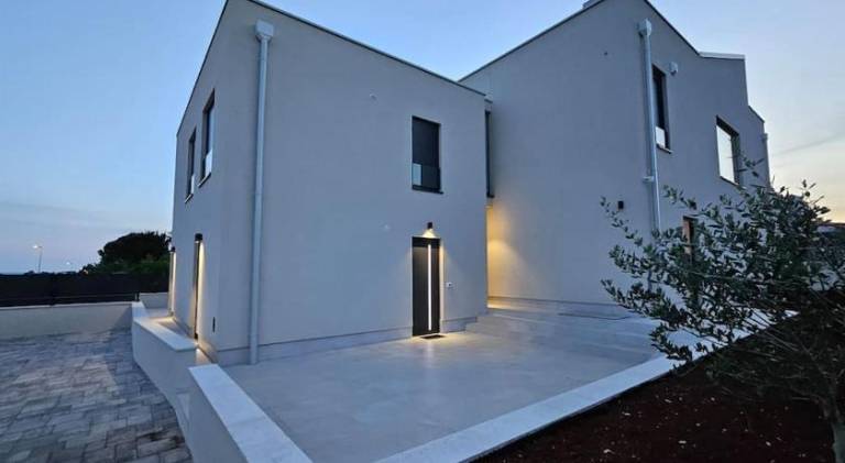 Villa with pool | Pets allowed — photo 5