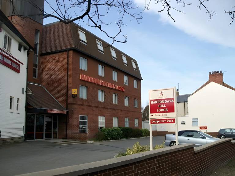 Lodge for 3 persons in Darlington
