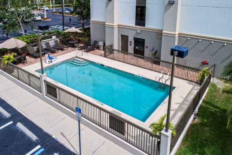 Hampton Inn & Suites Fort Myers-Estero/FGCU — photo 4