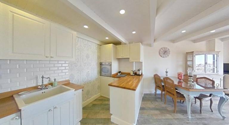 Apartment with terrace & pool — photo 5