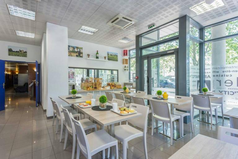 Serviced apartment with terrace | Suitable for remote work — photo 5