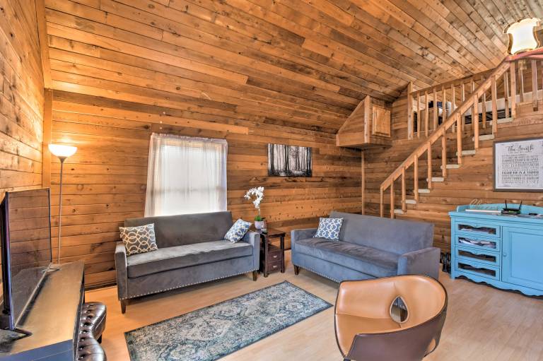 Woodsy Blue Ridge Retreat, 3 Mi to Downtown! — photo 4