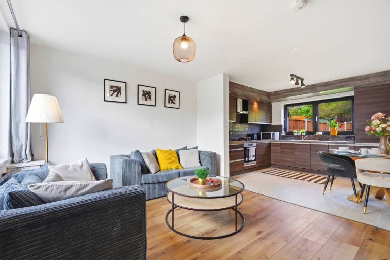 Comfy Spacious 3Br J7 M6 M5 between Walsall & Bham
