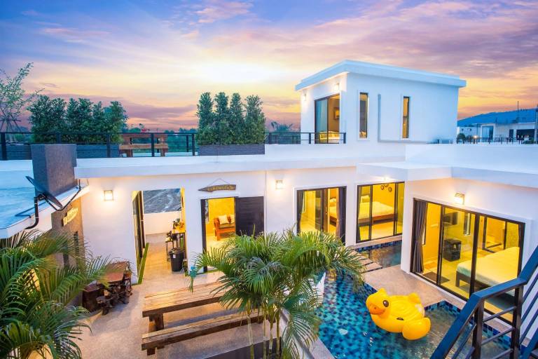 Villa with pool & jacuzzi in Hua Hin