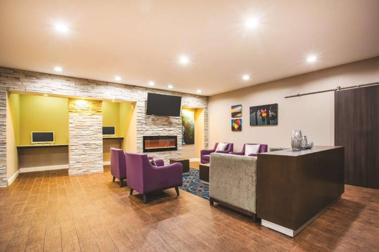 La Quinta Inn & Suites by Wyndham Russellville — photo 3