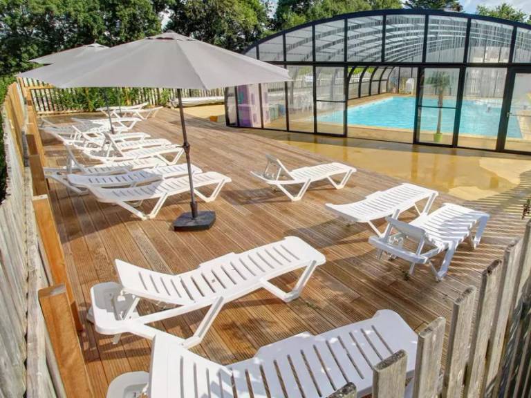 Children-friendly mobile home with terrace, heated pool & grill | Pets allowed — photo 2