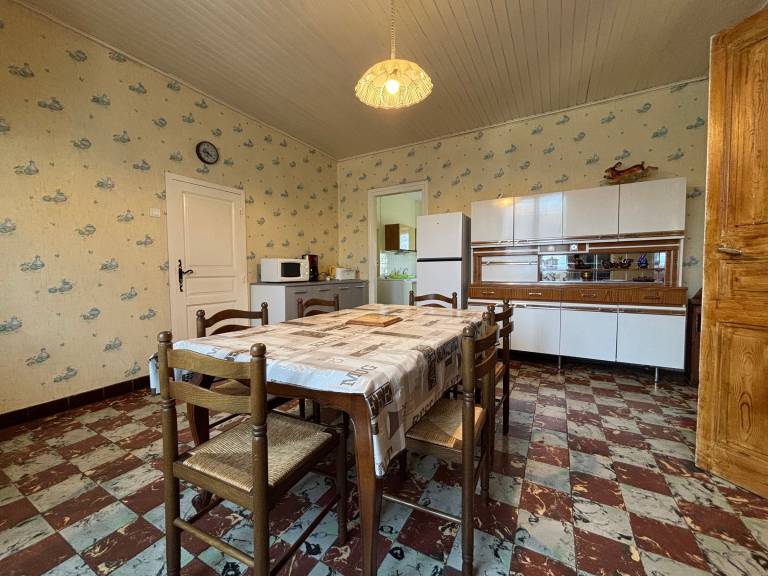 Charming Village Retreat Near Loire Gorges: Spacious Home, Garden, & Nearby Attractions — photo 5