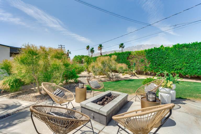 Upscale Stagecoach Option! Mid-Mod in Palm Springs — photo 2