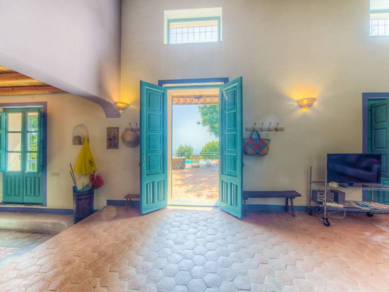 Fully equipped lovely house with garden, BBQ & patio | Pet-friendly — photo 3