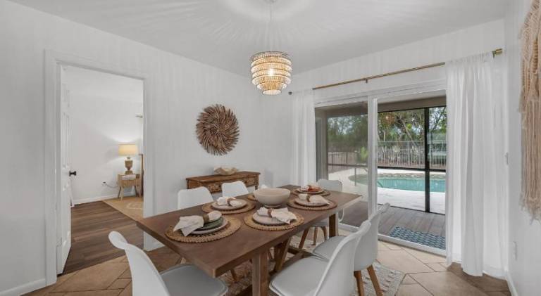 Spacious vacation home with pool | Pets allowed — photo 3