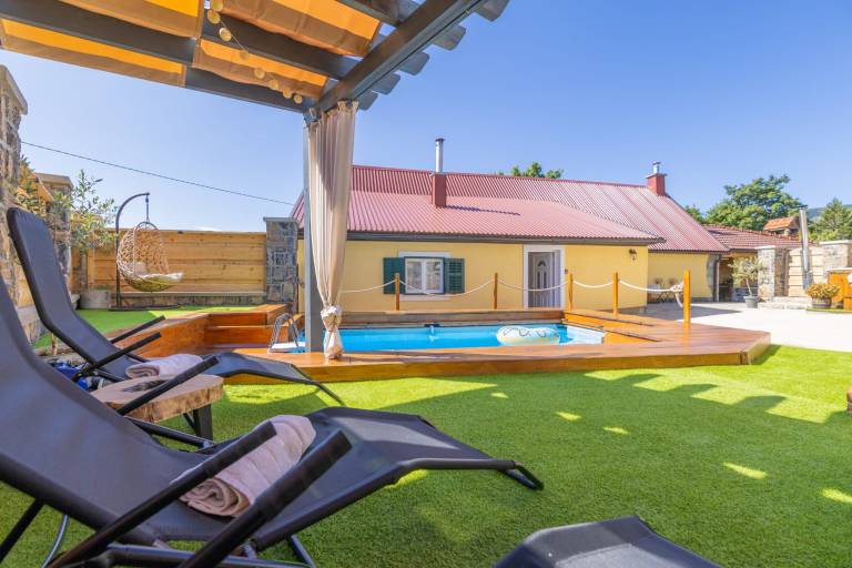 Fully equipped charming vacation home with pool & grill | Pets are welcome — photo 4
